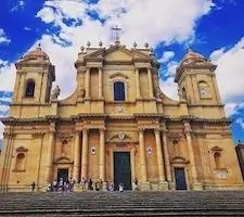 Tour of the Baroque Town of Noto 